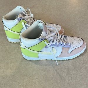 Women’s Dunk High— Lemon Twists. NIKE. Size 9. Worn 1x. Smoke free.